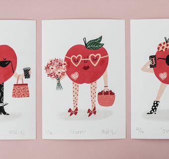 Deck the walls… with a limited-edition Pink Lady® print!