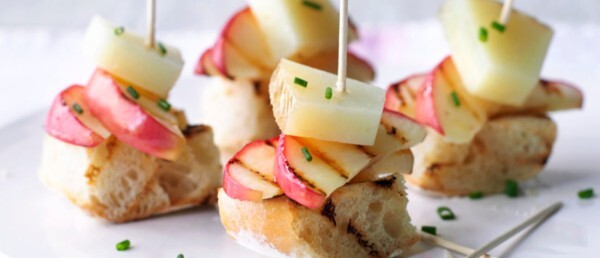 SPANISH APPLE AND MANCHEGO TAPAS